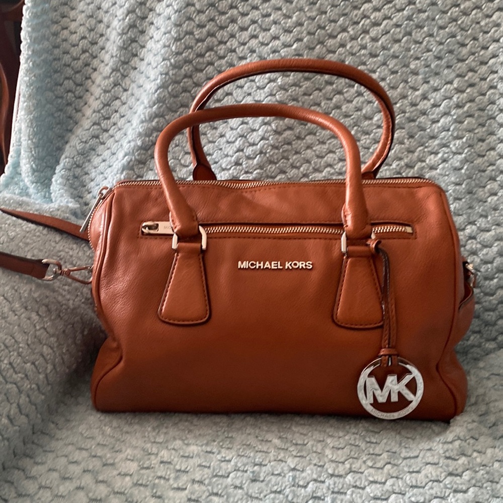 Michael Kors shoulder bag tan with removable strap With dust bag